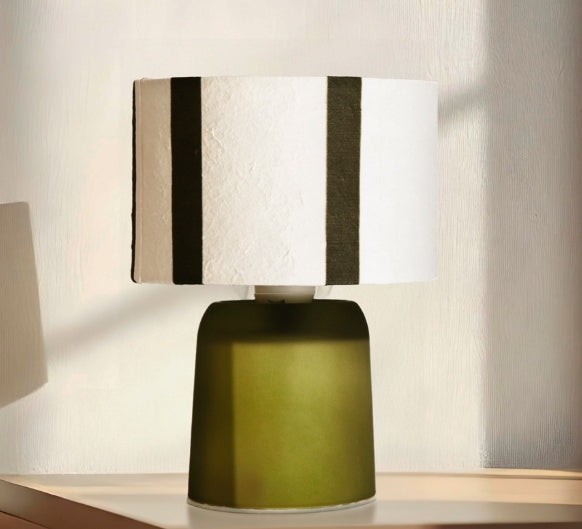 Lampada emò base verde e paralume a strisce bianco e verde